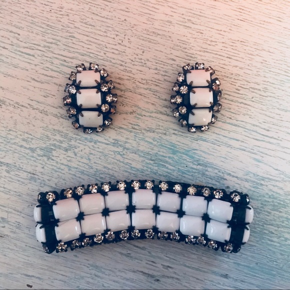 Jewelry - Vintage 70s Black & White Bracelet & Earrings Set